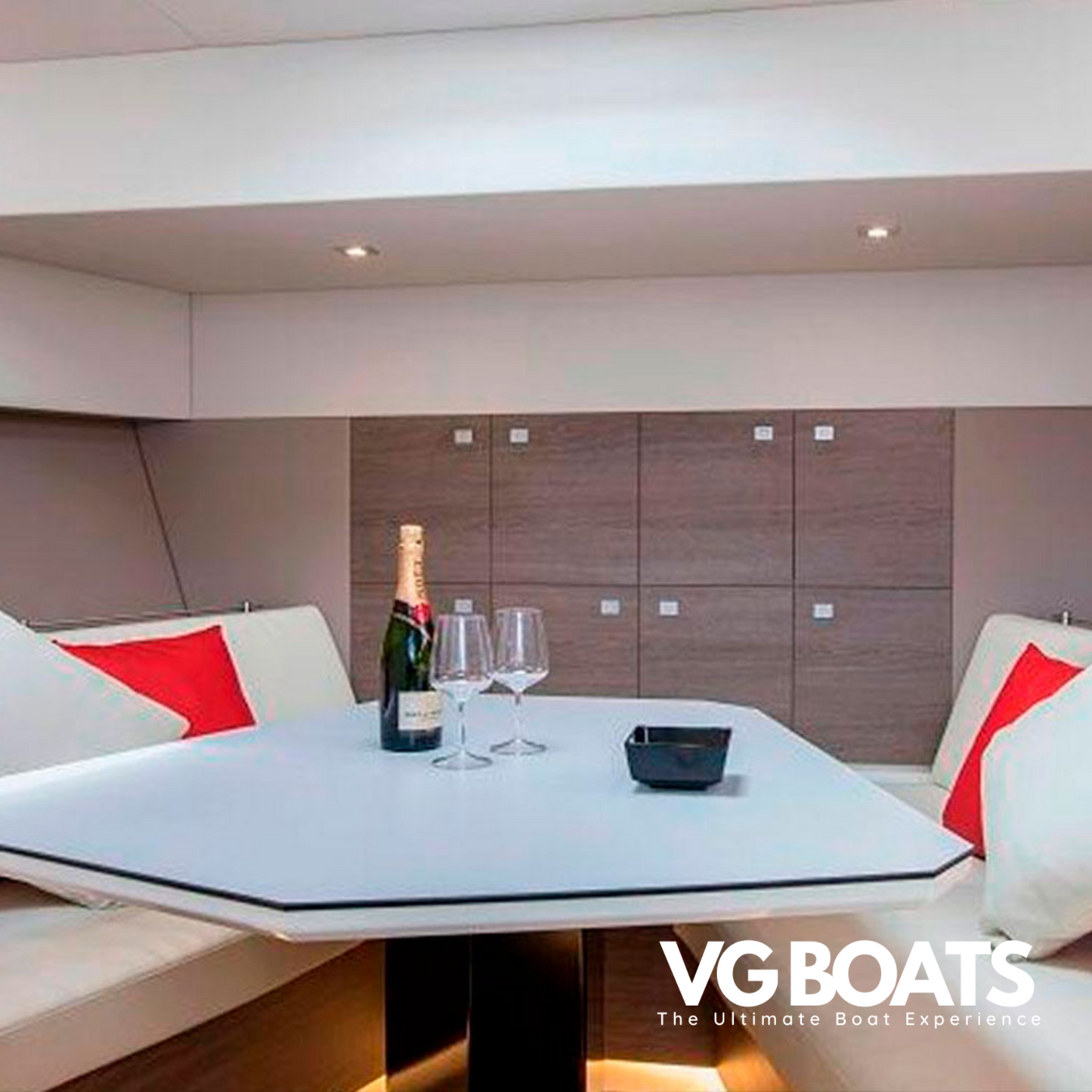 VANQUISH VQ54 - Yachts Ibiza