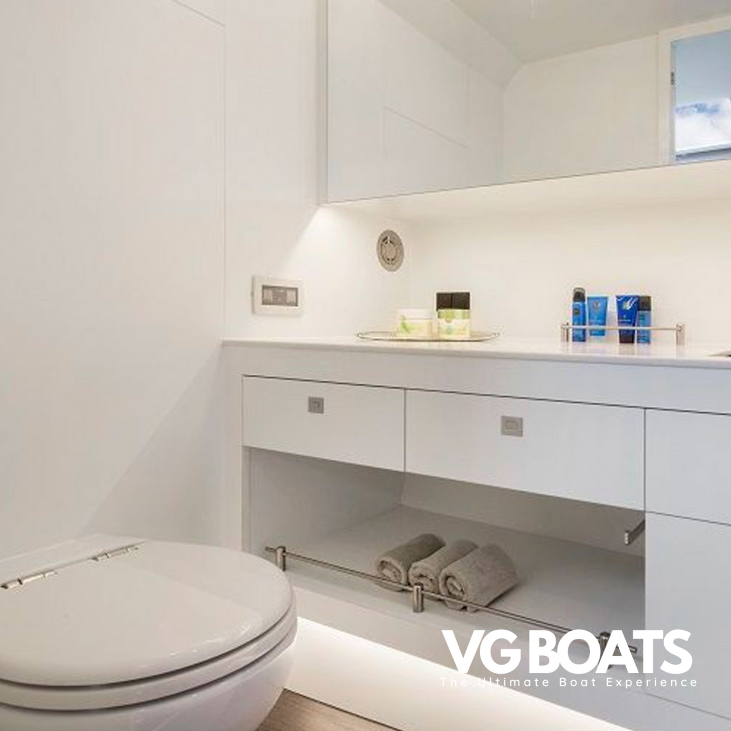 VANQUISH VQ45 BALR - Jachten Ibiza