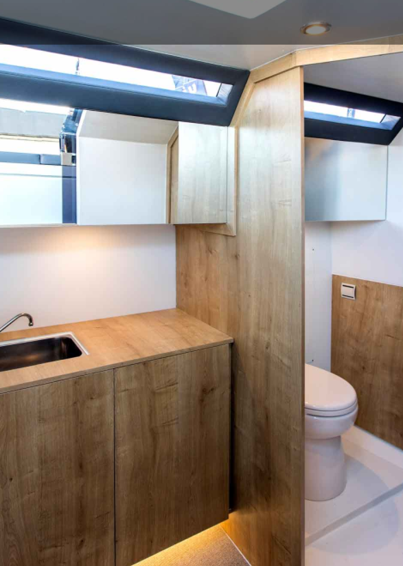 DE ANTONIO D33 | "Seea One"