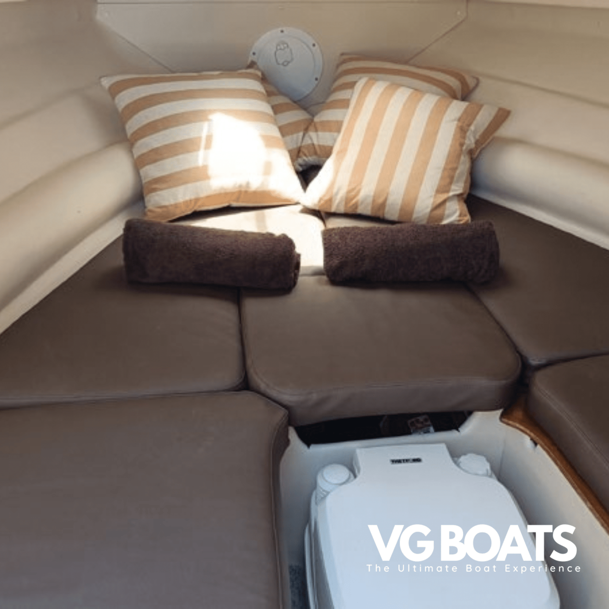 CRANCHI 26 - Yachts Ibiza, Cabin View