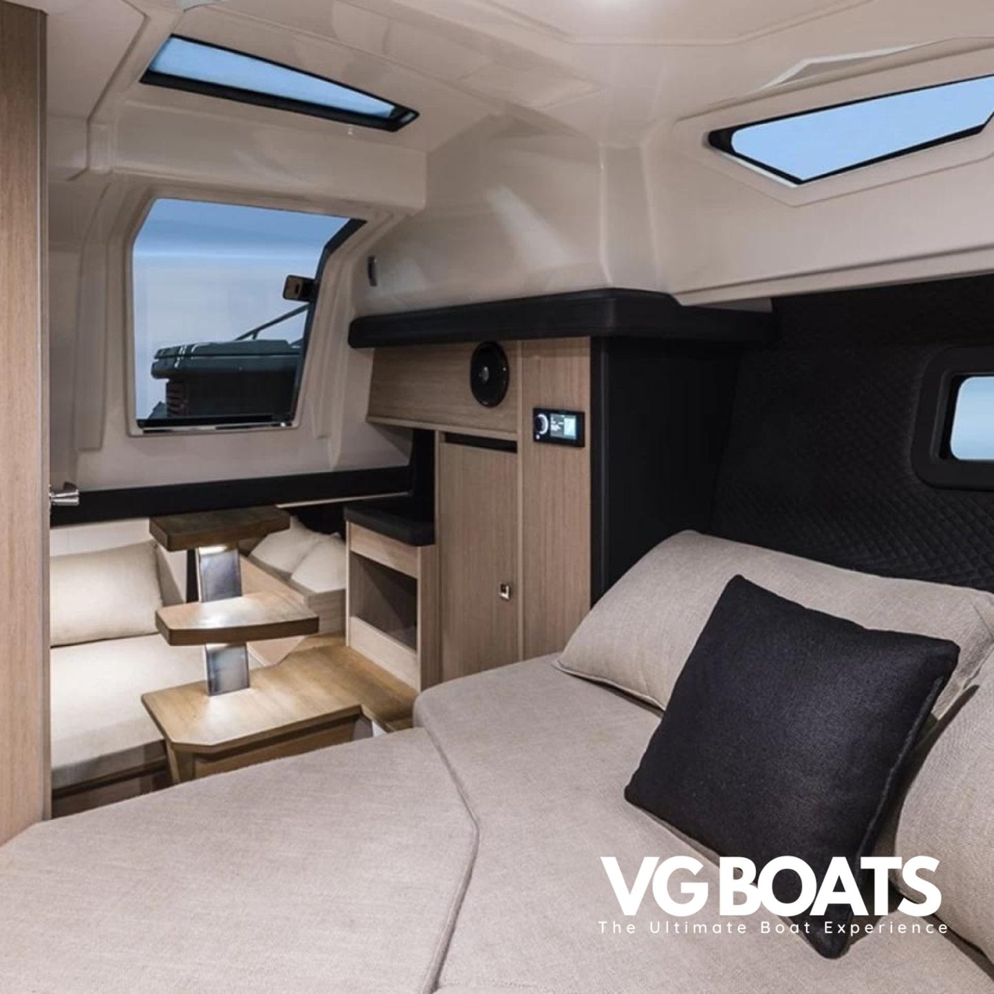 CRANCHI ENDURANCE 30 - Yachts Ibiza, Bedroom View