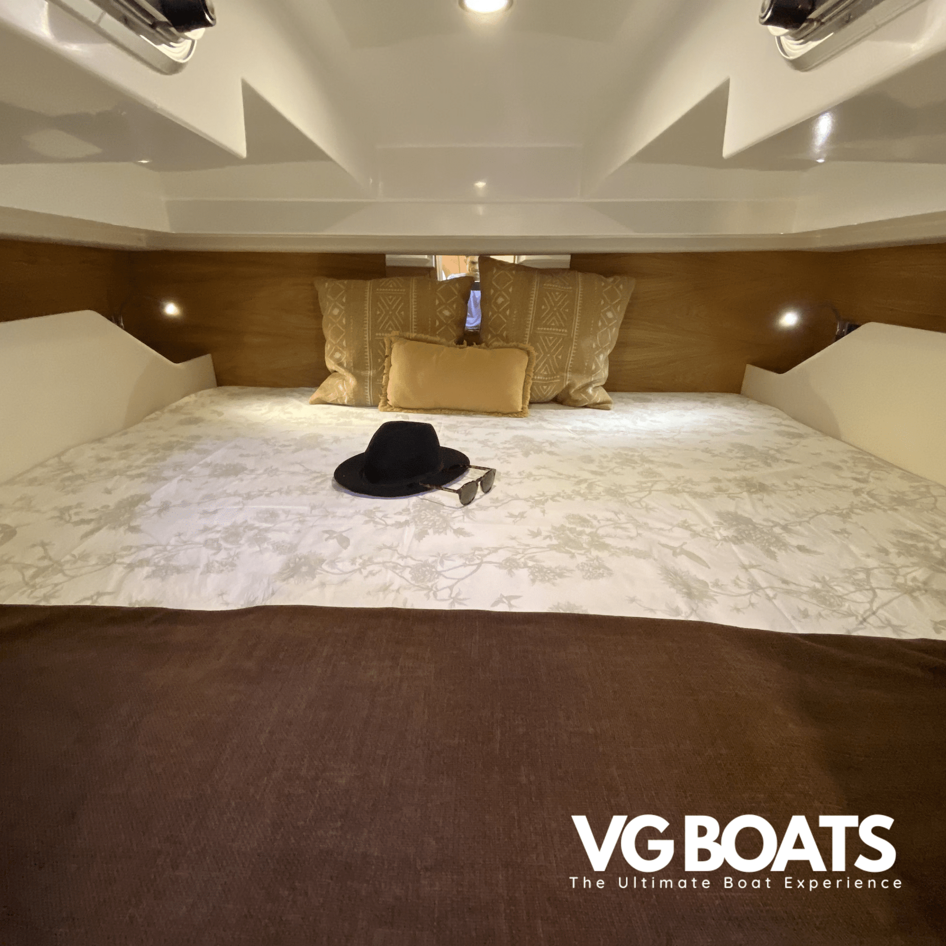 DE ANTONIO D34 - Yachts Ibiza, Cabin View