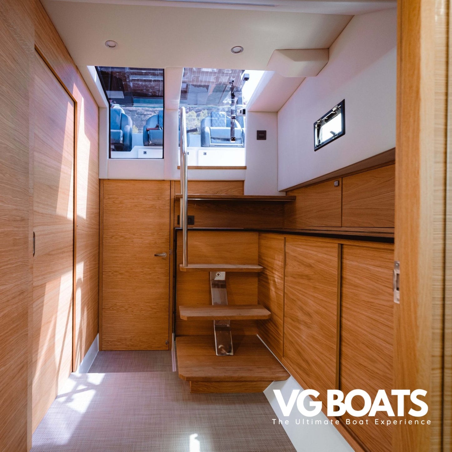 DE ANTONIO D50 - Yachts Ibiza, Stairway View