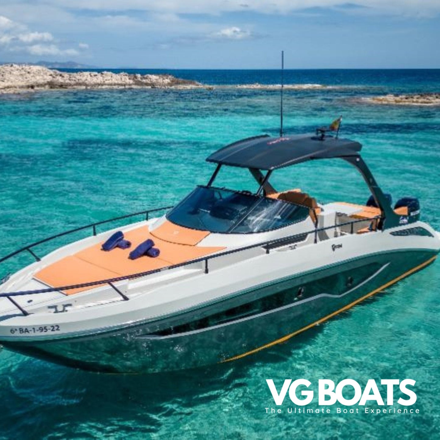 FIM 340 REGINA - Yachts Ibiza, Front Side View