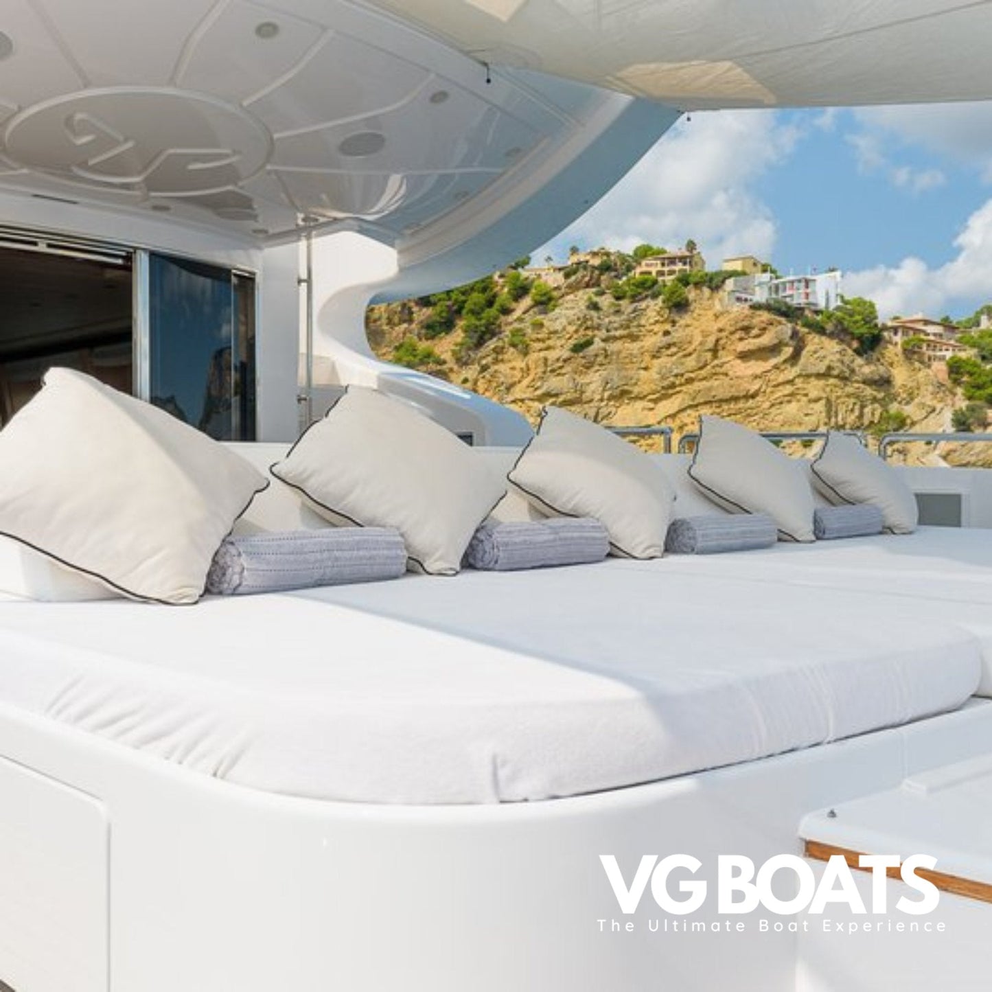 LEOPARD 151 - Yachts Ibiza, Back Area View