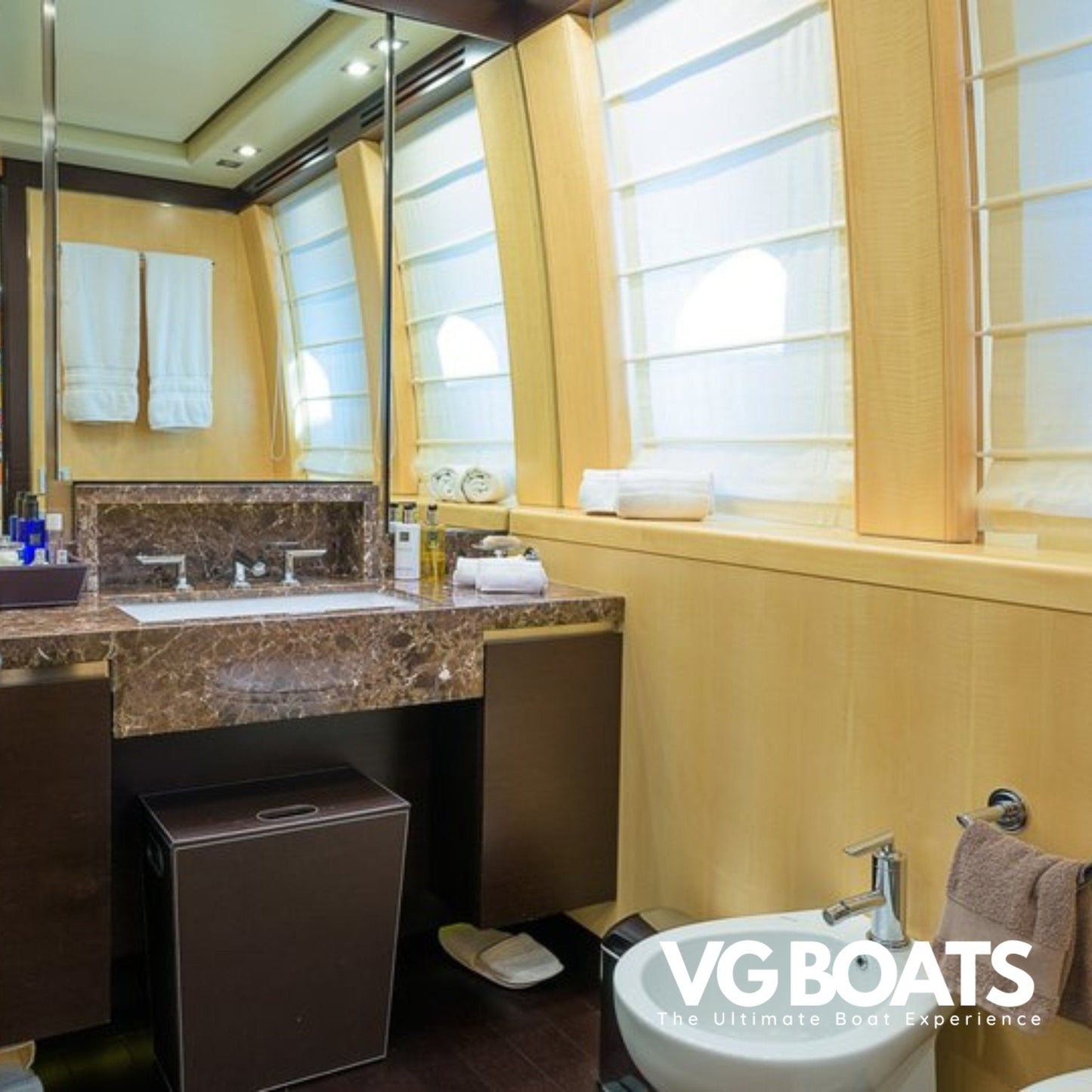 LEOPARD 151 - Yachts Ibiza, Bathroom Area View
