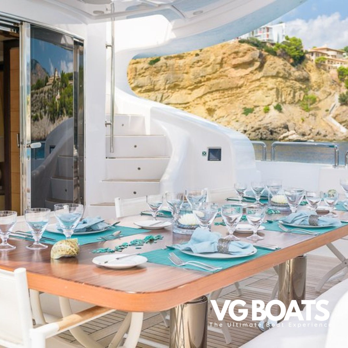 LEOPARD 151 - Yachts Ibiza, Dining Area View
