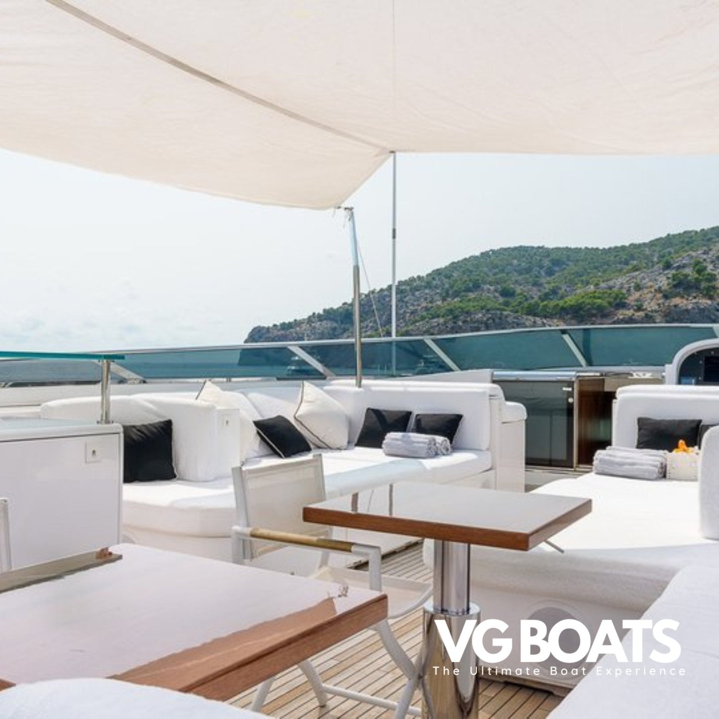LEOPARD 151 - Yachts Ibiza, Living Area View