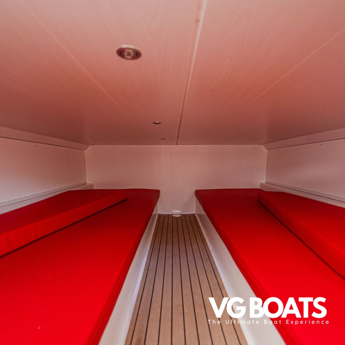 MALIBLUE 38 - Yachts Ibiza, Guest Cabin View