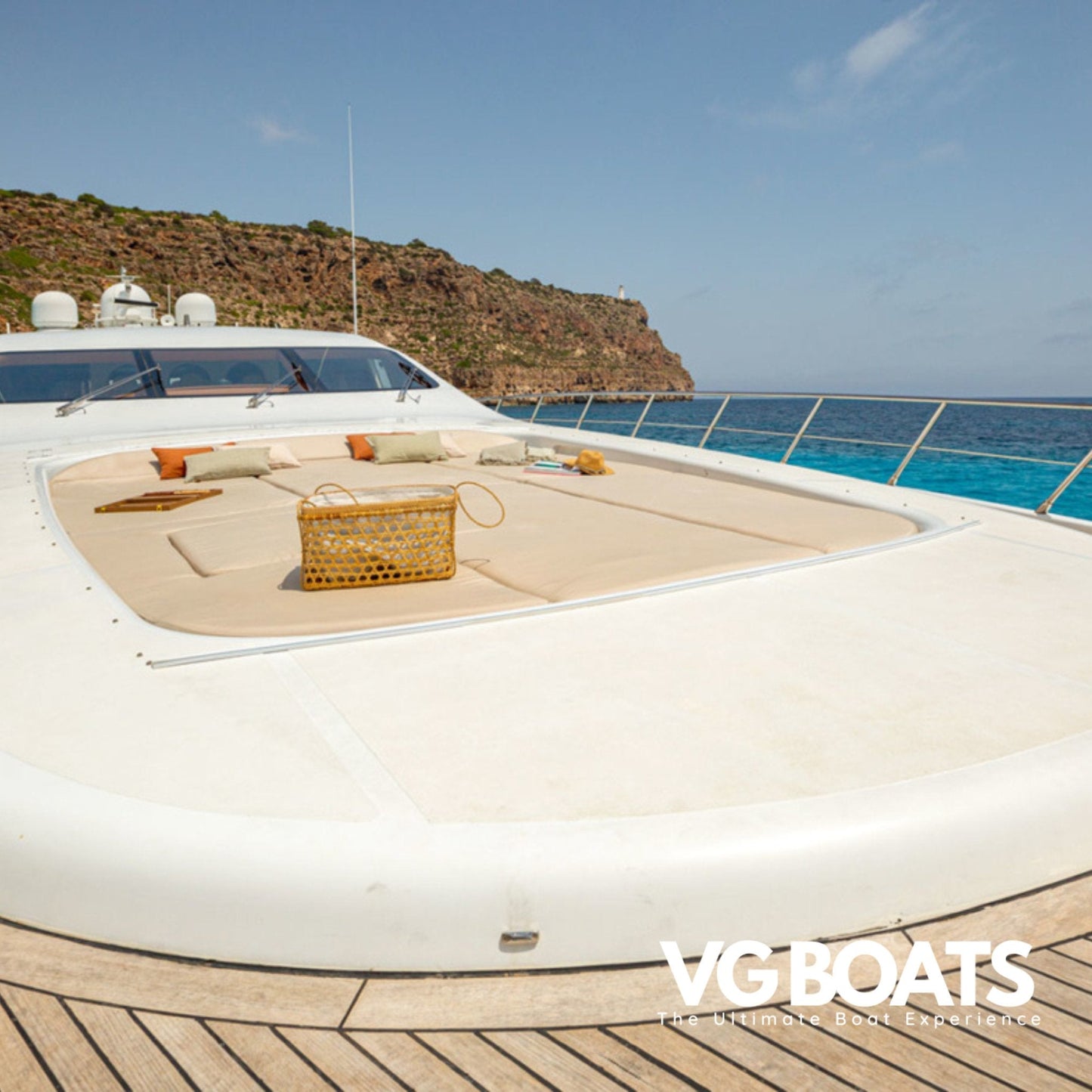 MANGUSTA 108 - Yachts Ibiza, Front Area View