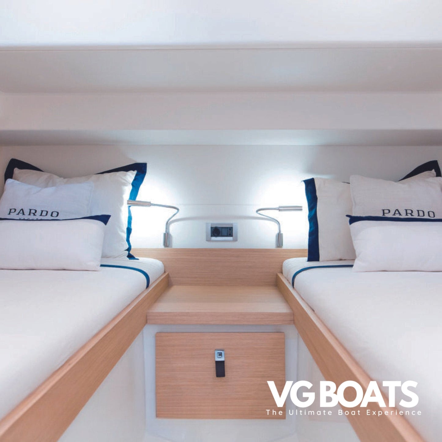 PARDO 38 - Yachts Ibiza, Guest Cabin View