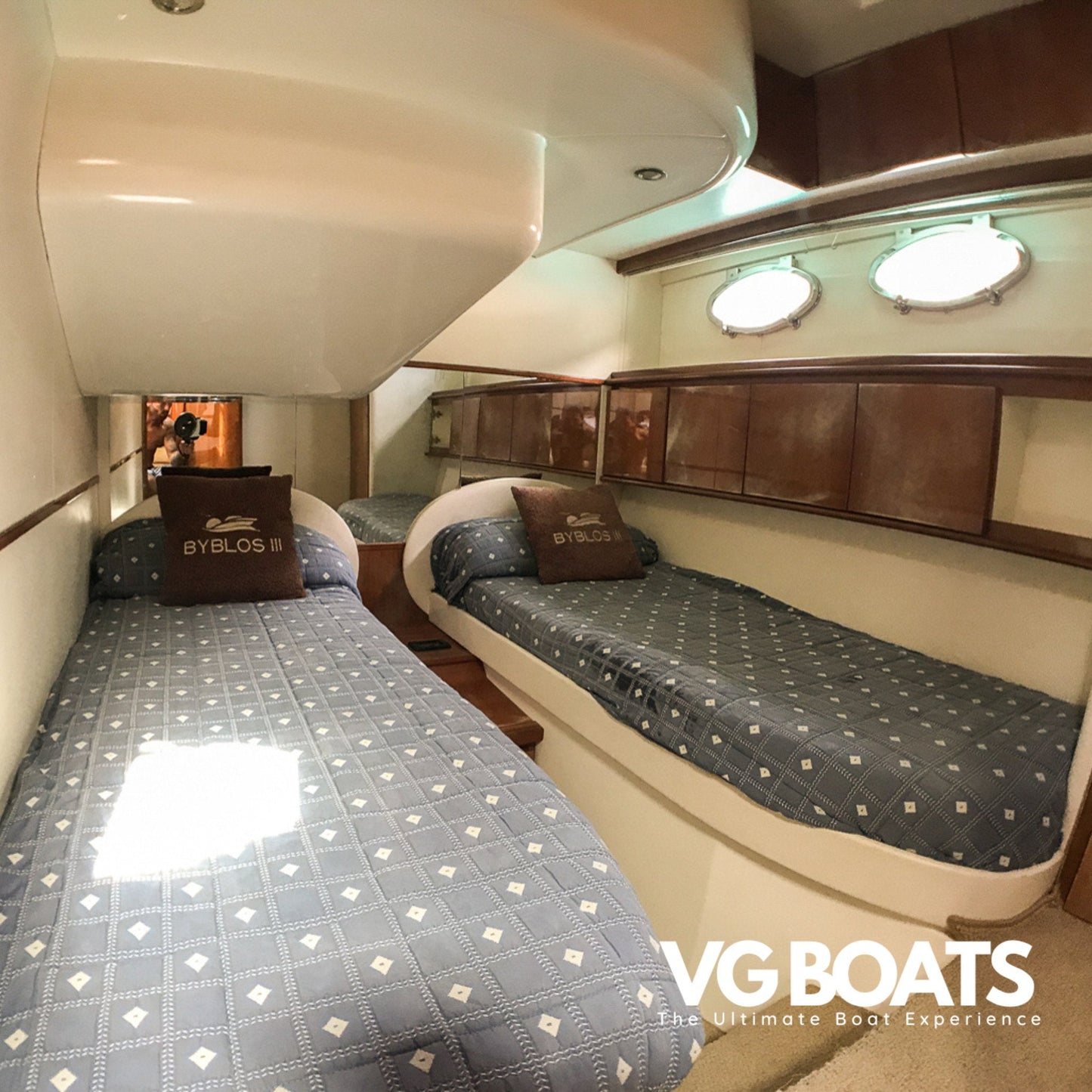 PERSHING 50 - Yachts Ibiza, Guest Cabin View