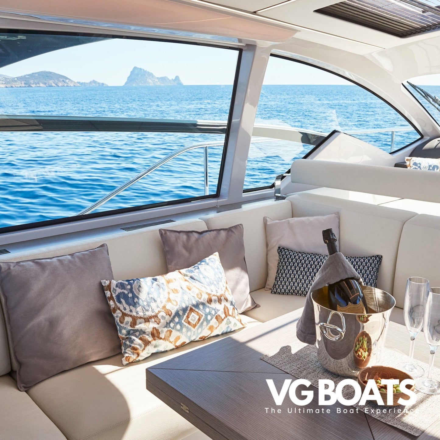 PERSHING 5X - Yachts Ibiza, Living Area View