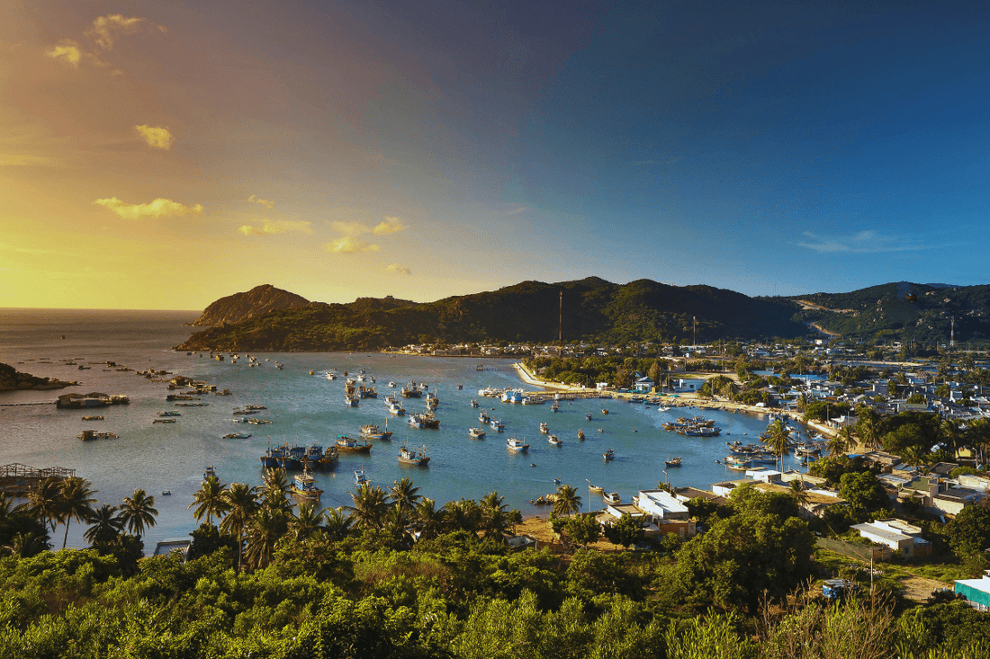 Exploring Ibiza's Coastline: Top Yacht Destinations for 2025