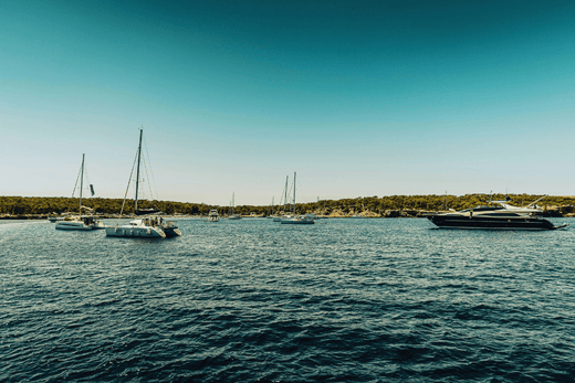 Ibiza’s Best Boat Rental Tips: How to Maximize Your Experience