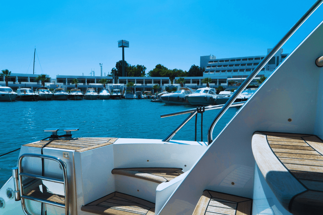 Skipper vs. Self-Navigation: What’s Best in Ibiza?
