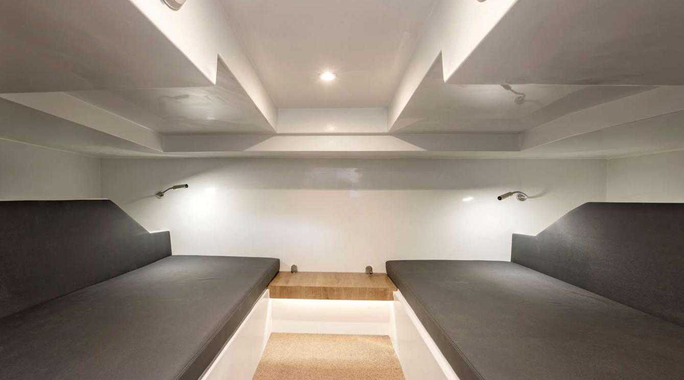 DE ANTONIO D33 | "Seea One"