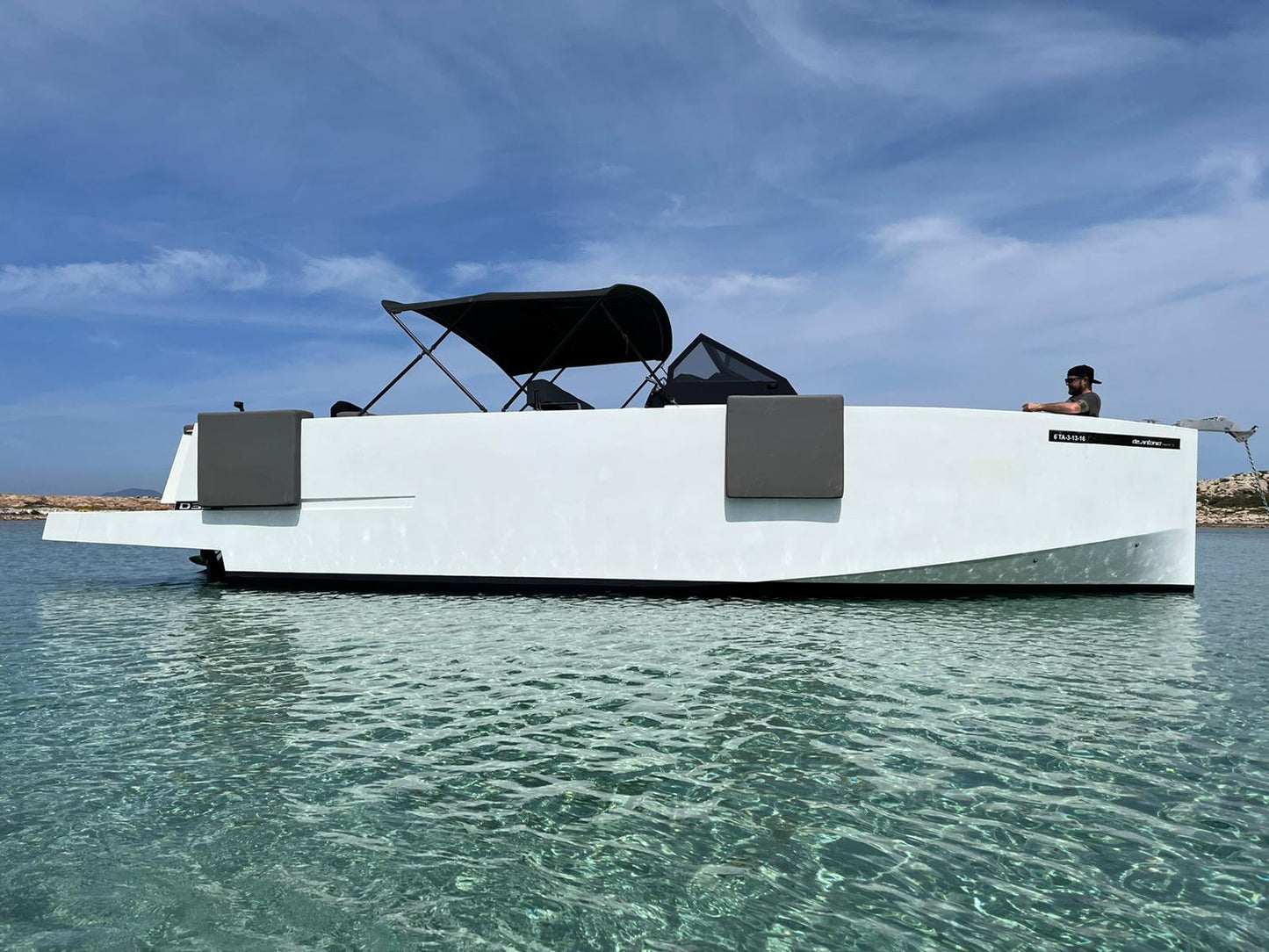 DE ANTONIO D33 | "Seea One"