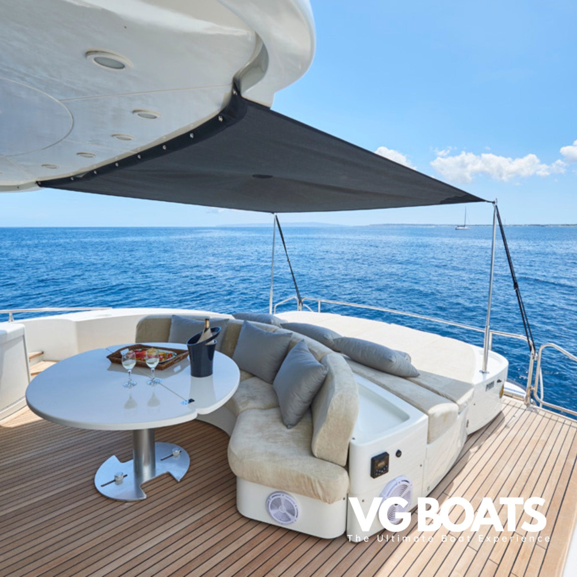 ALFAMARINE 78 - Yachts Ibiza, Back Inside View