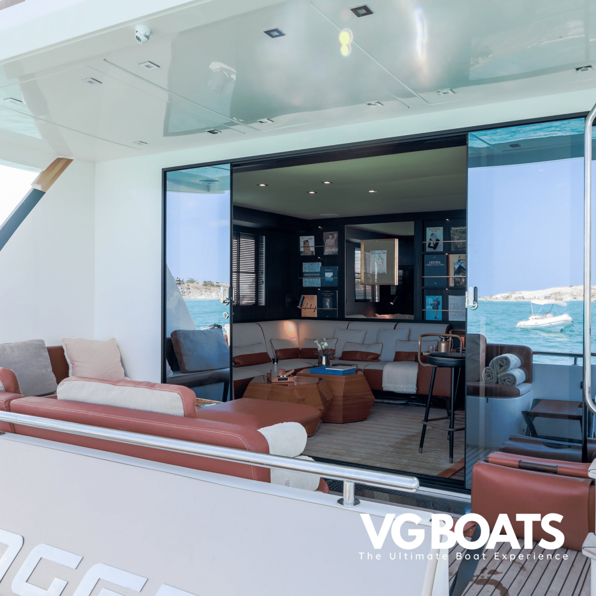 GOLDFINGER - Yachts Ibiza, Living Room Area View