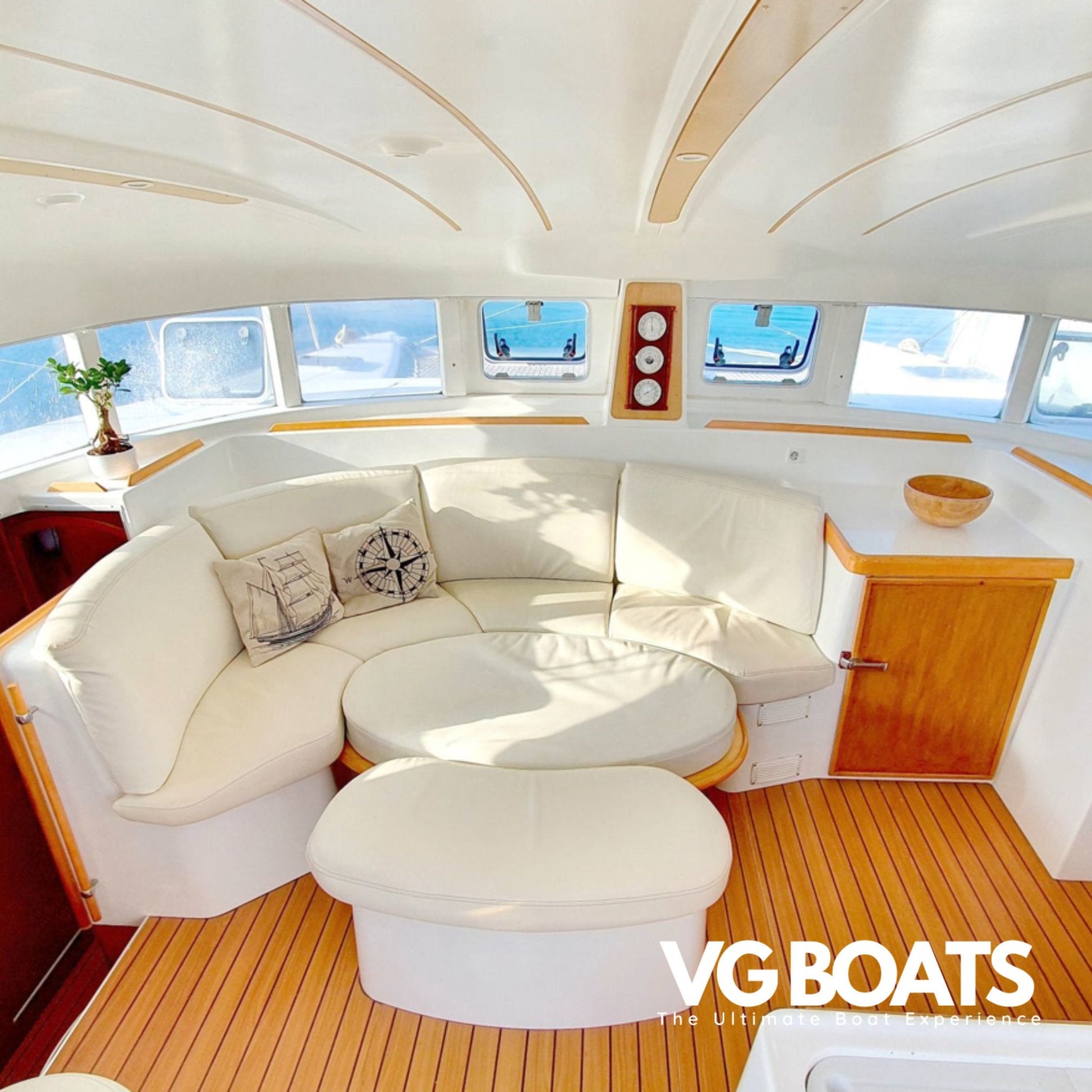 LAGOON 380 - Yachts Ibiza, Inside Area View