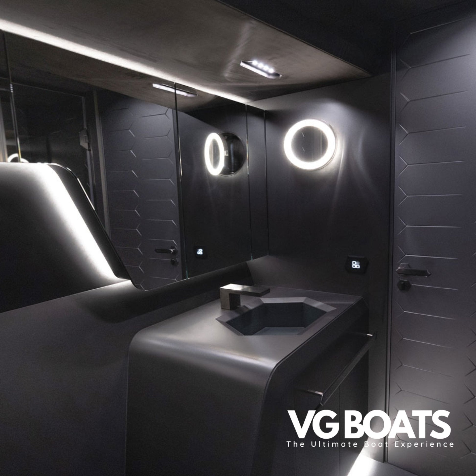 LAMBORGHINI YACHT - Yachts Ibiza, Bathroom View