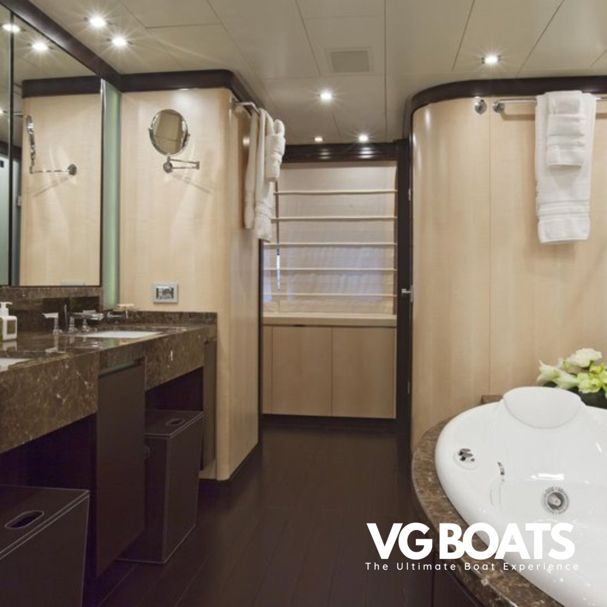 LEOPARD 151 - Yachts Ibiza, Bathroom View