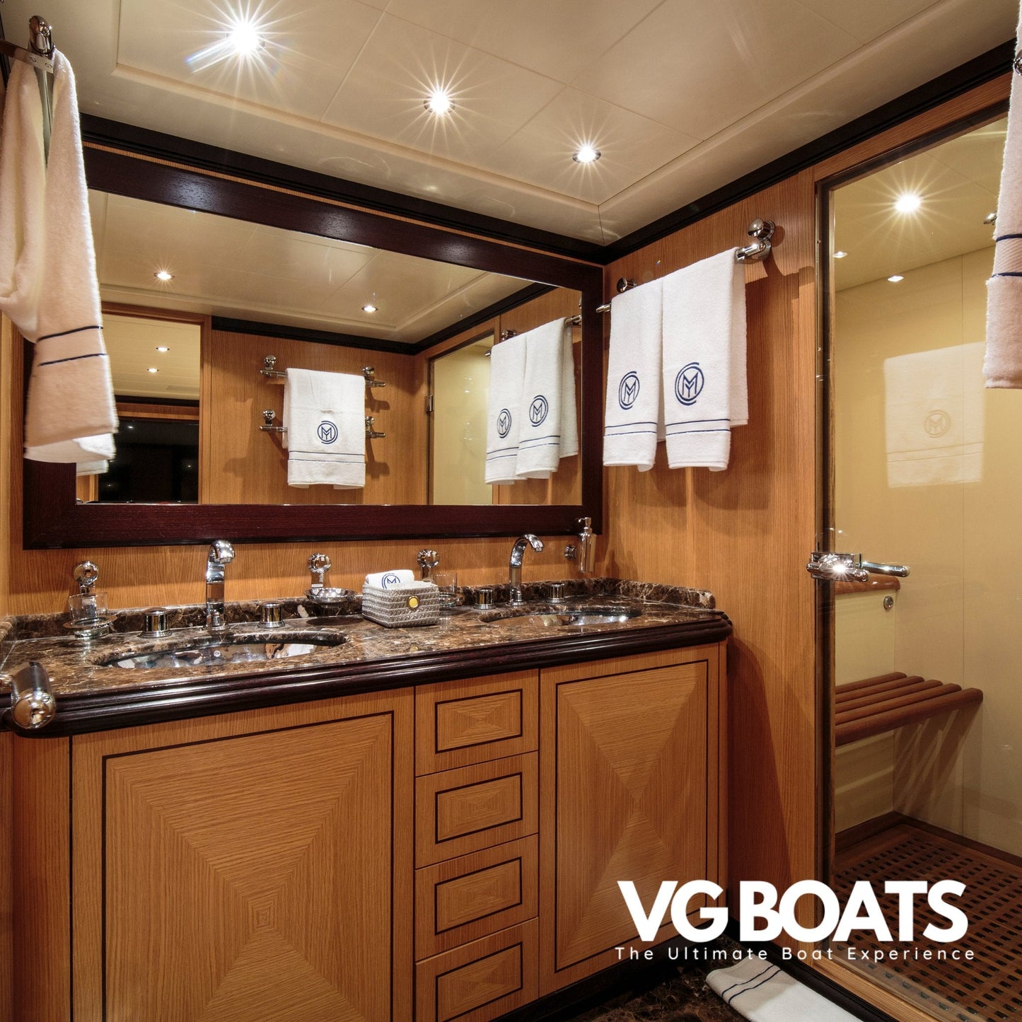 MANGUSTA 92 - Yachts Ibiza, Bathroom View