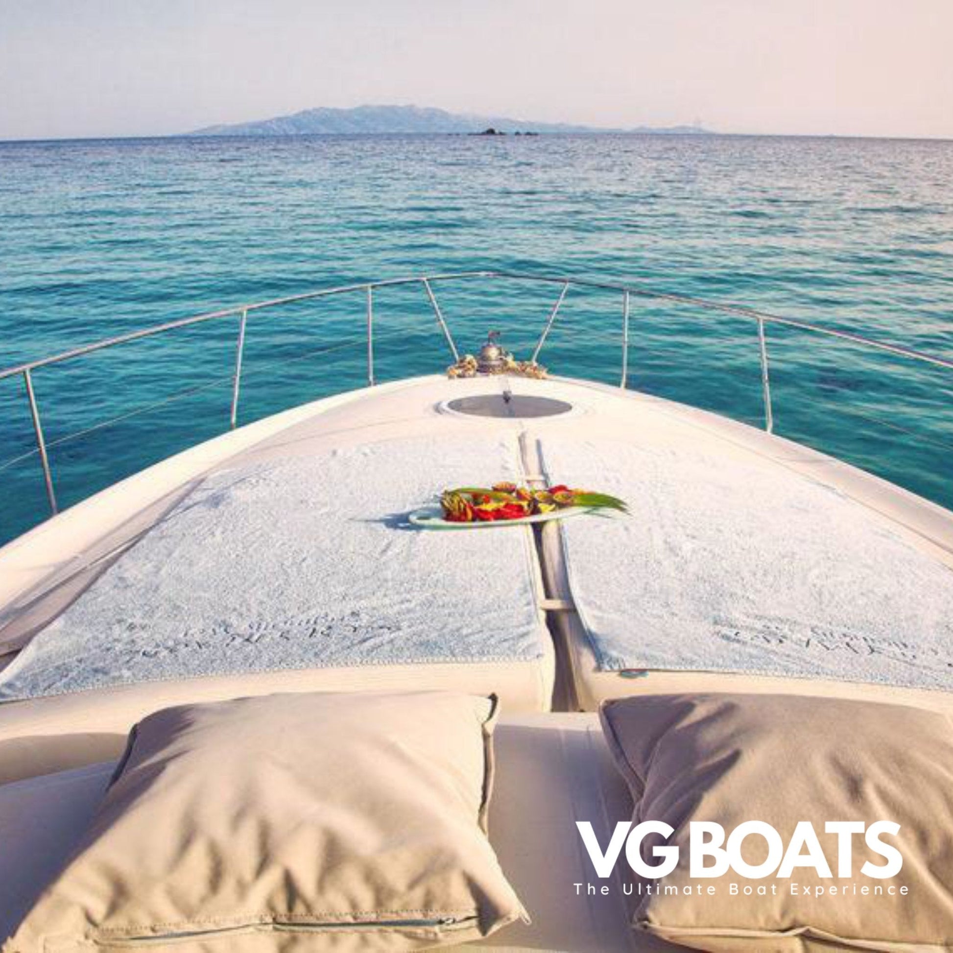 PERSHING 43 - Yachts Ibiza, Front Area View