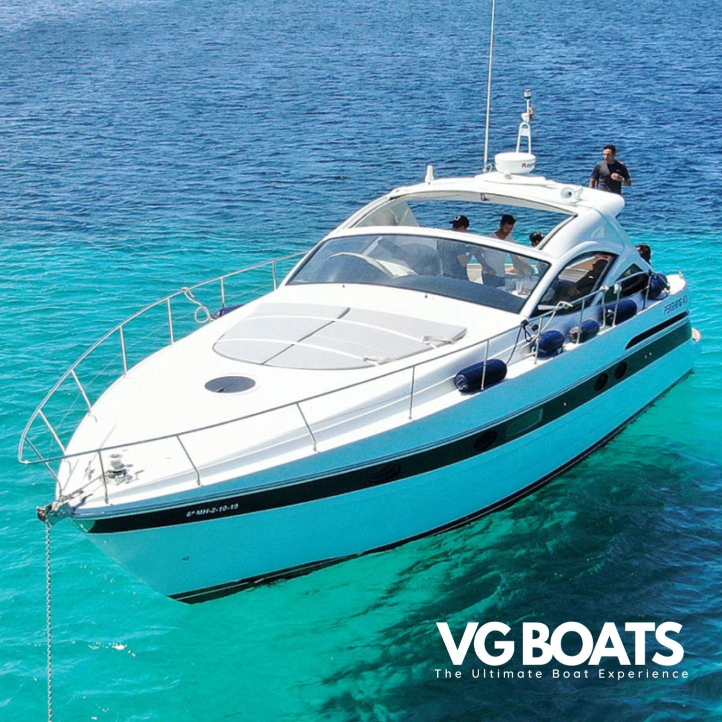 PERSHING 43 - Yachts Ibiza, Front Side View