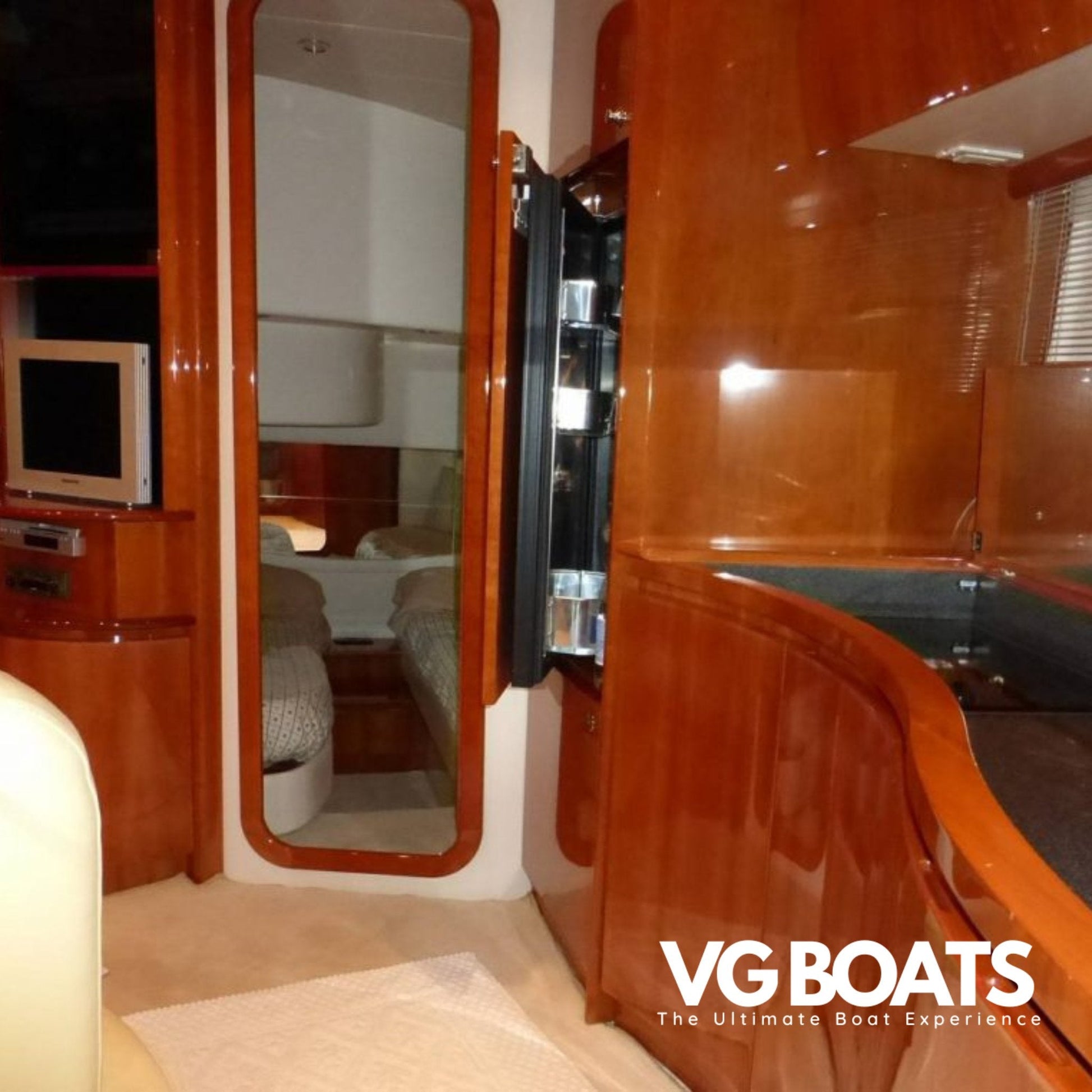 PERSHING 43 - Yachts Ibiza, Living Room View