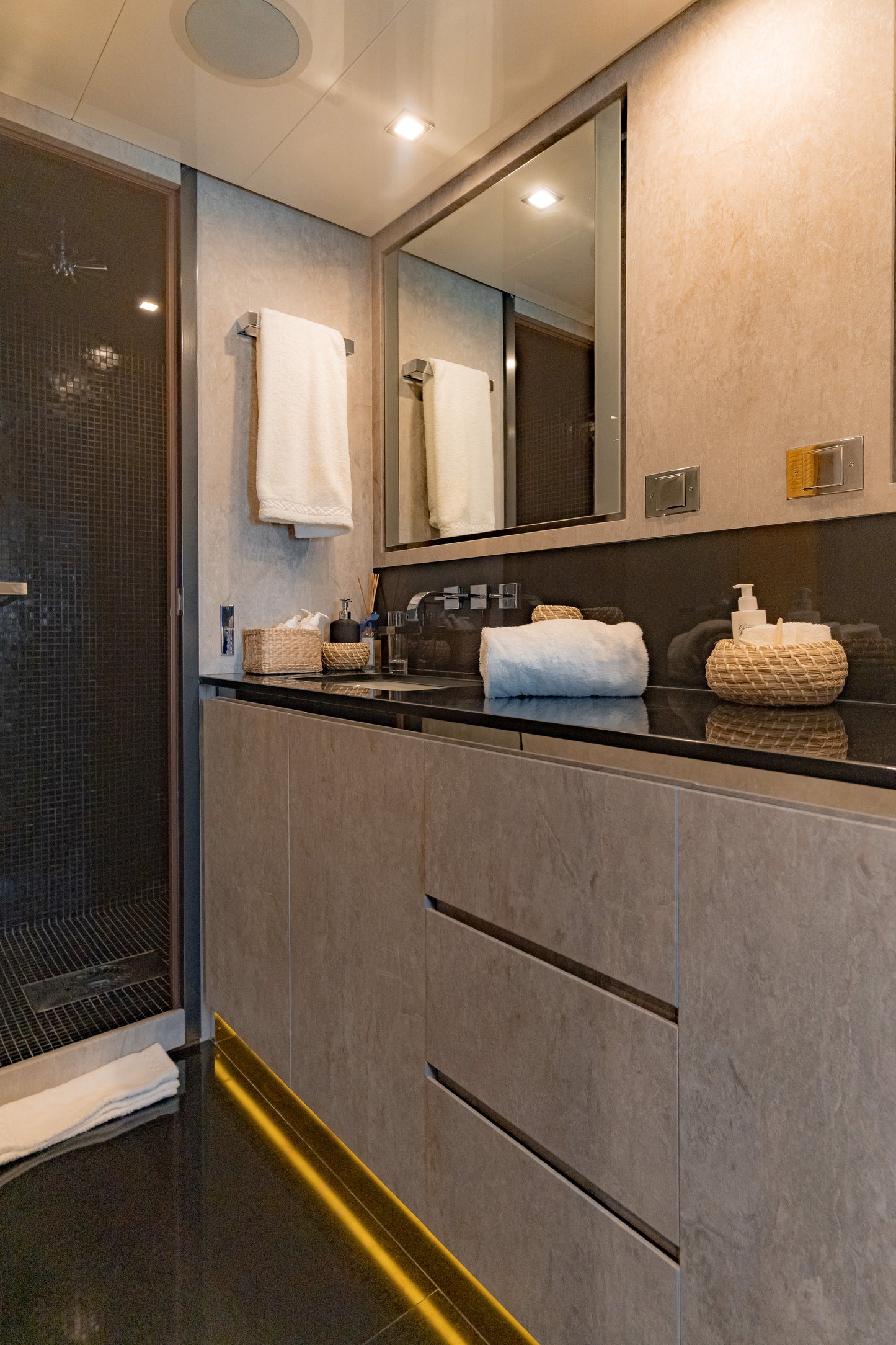 LEOPARD 102 | "La Romana"