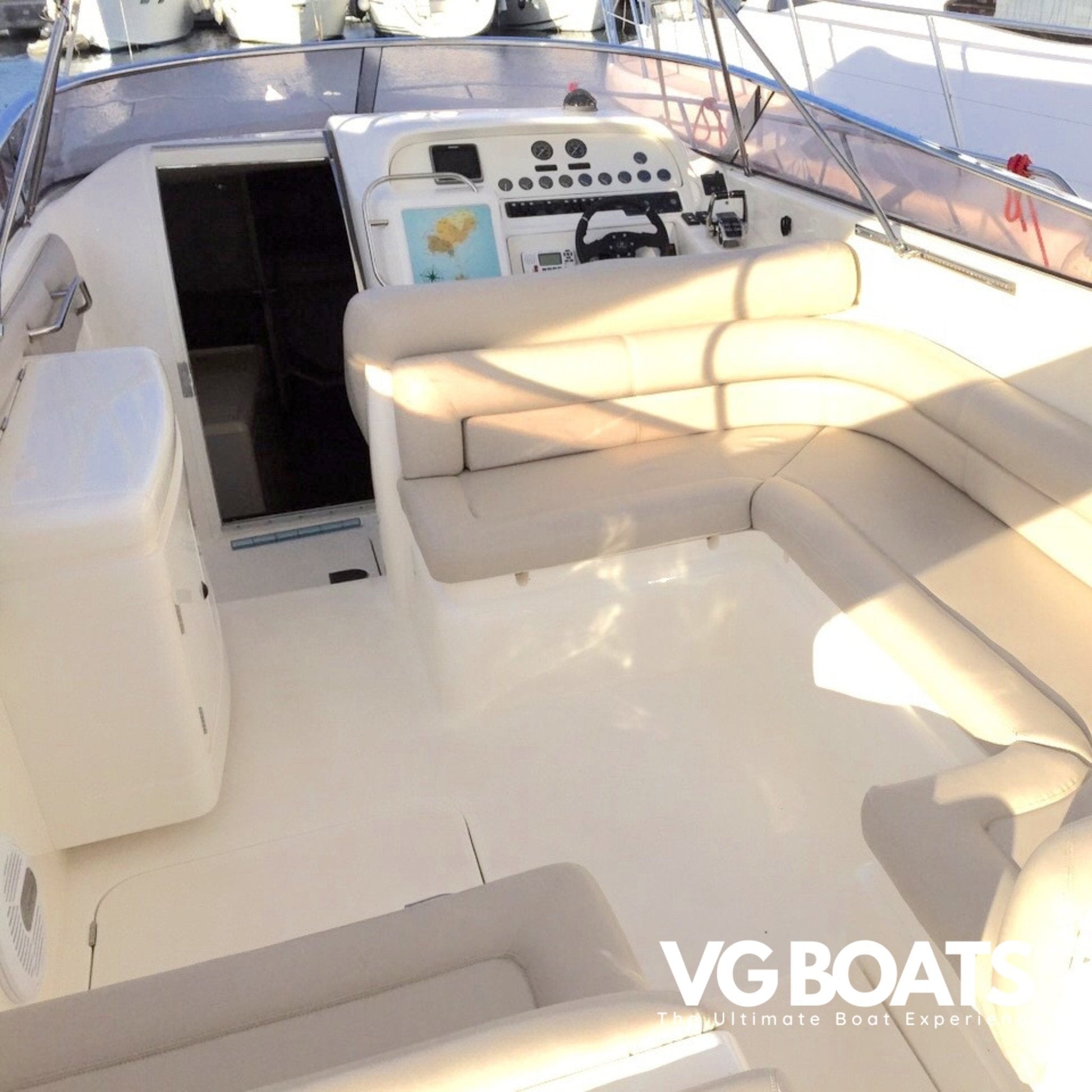 SUNSEEKER APACHE 45 - Yachts Ibiza, Console Area View